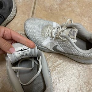 Nike white shoes 7.5